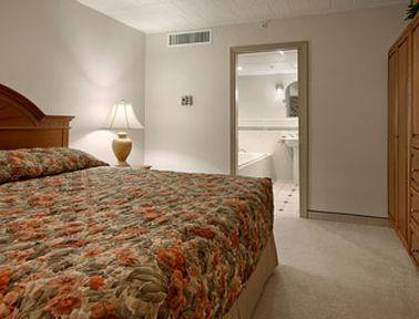 Ramada By Wyndham & Conference Center Hotel State College