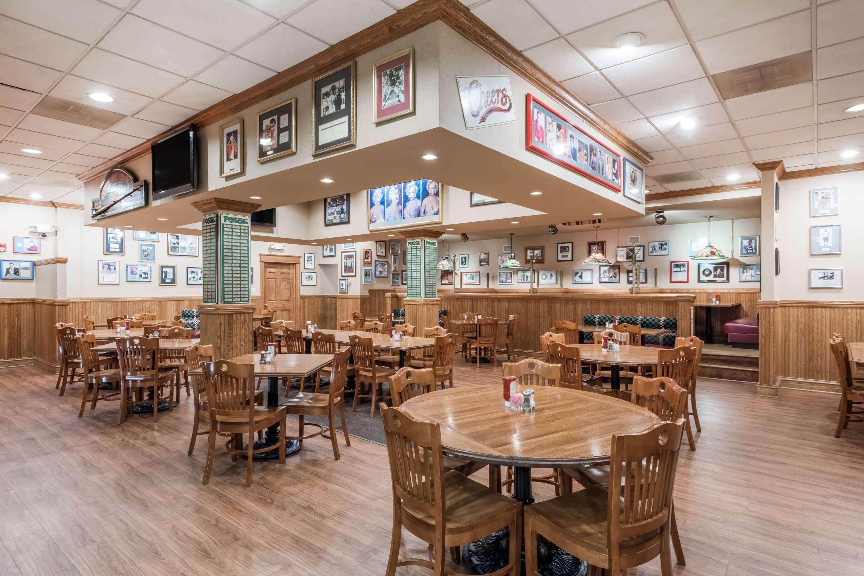 Ramada By Wyndham & Conference Center 3* State College
