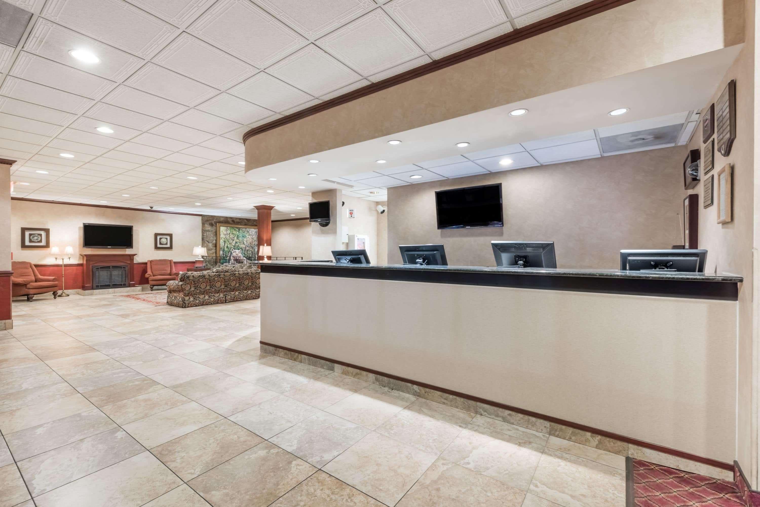 Ramada By Wyndham & Conference Center 3* State College