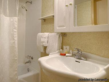 Ramada By Wyndham & Conference Center Hotel 3*