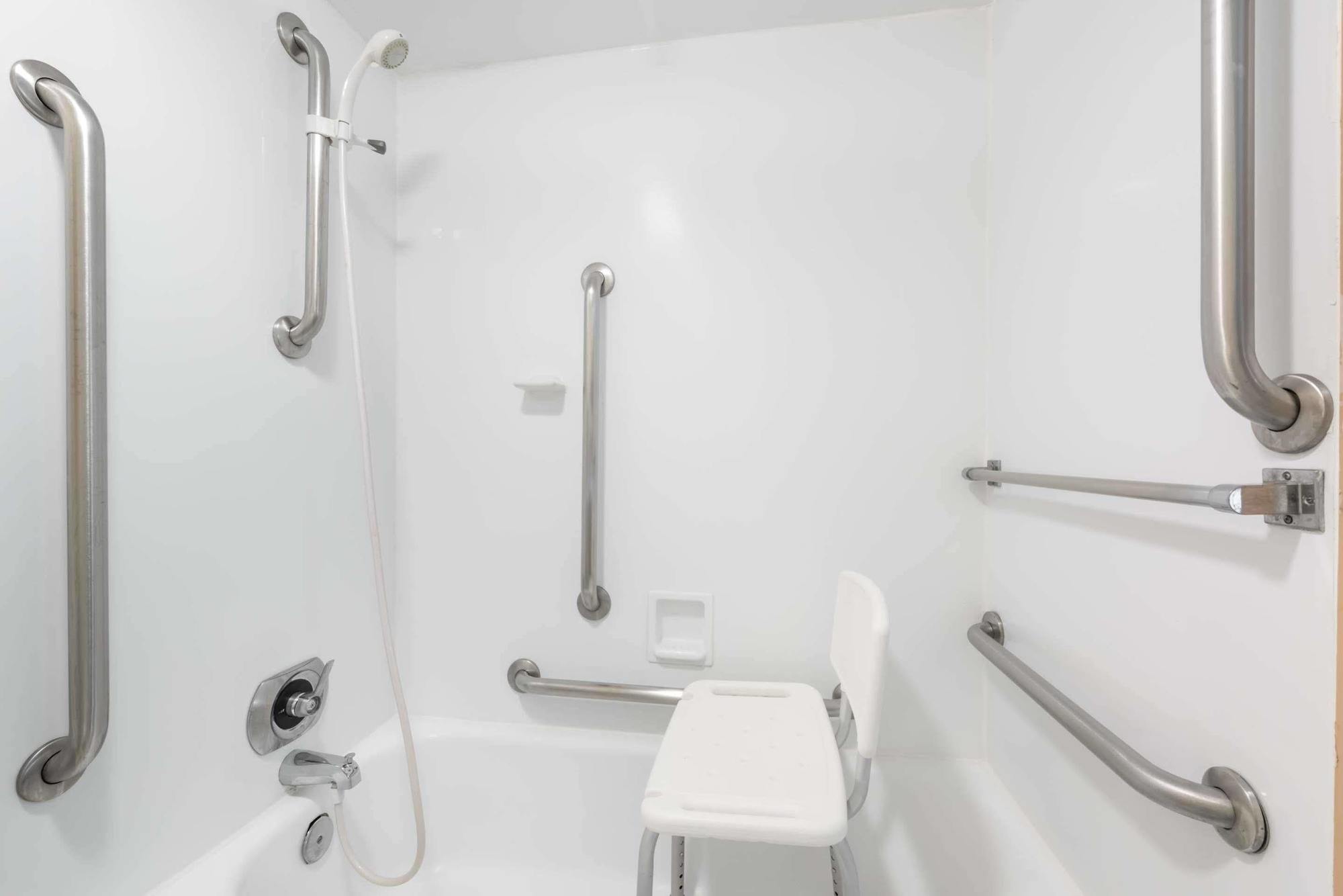 Ramada By Wyndham & Conference Center 3*
